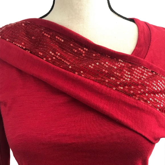 BKE Red Sequin Lace Long Sleeve Top - Picture 4 of 5